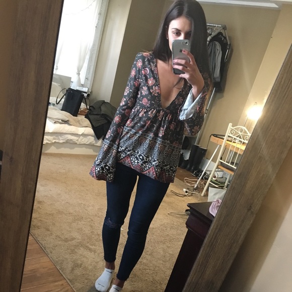 Maddie plunge front wide sleeve - Picture 2 of 3